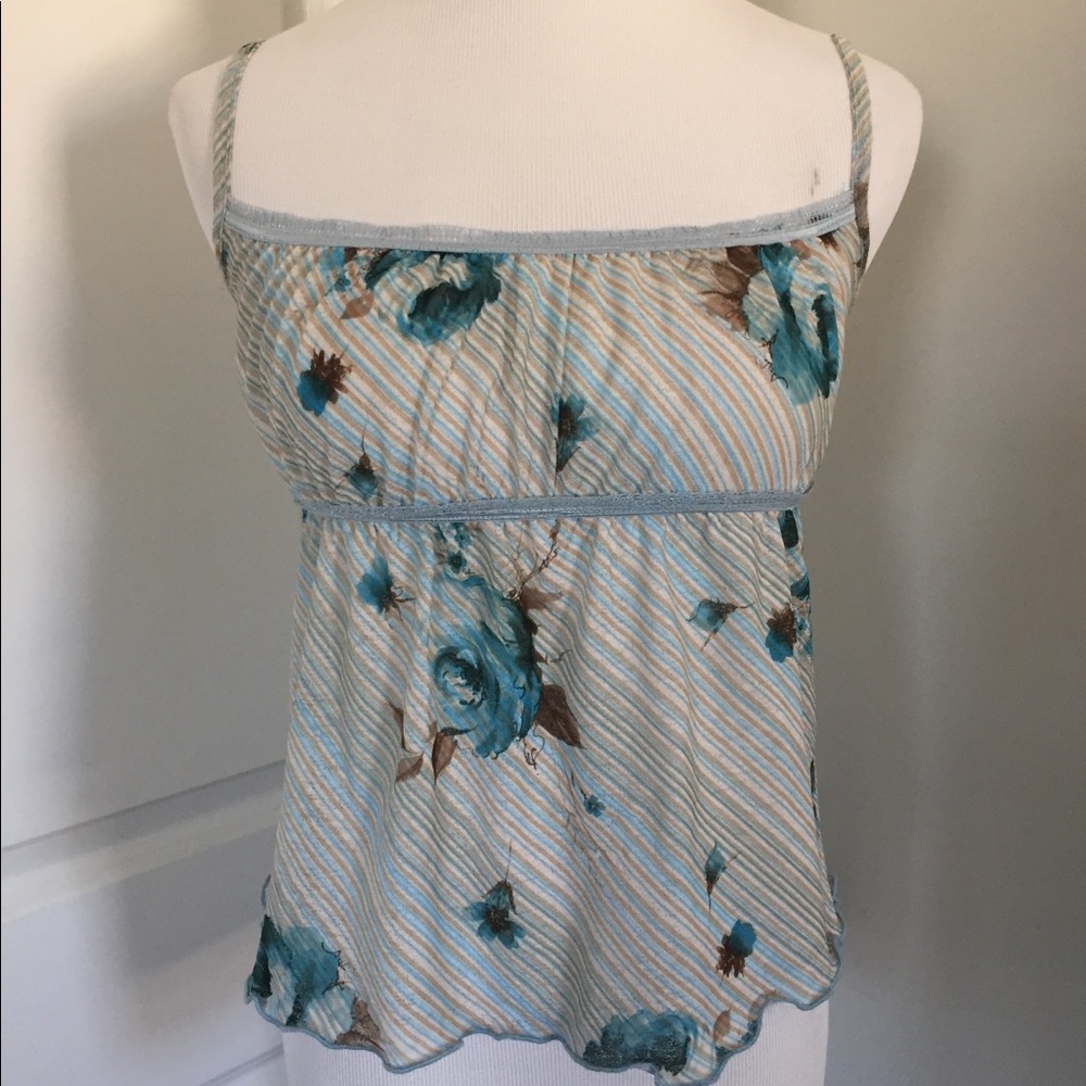 ❌SOLD❌Floral top - Picture 5 of 6